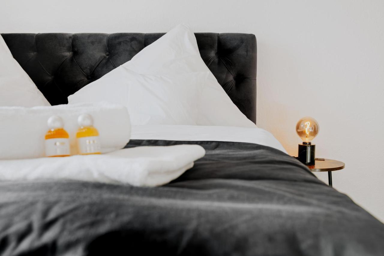 Blissplace 3 Zi Premium Apartment Nahe Getec Arena Mit Kingsize Betten Und Balkon Магдебург Екстериор снимка