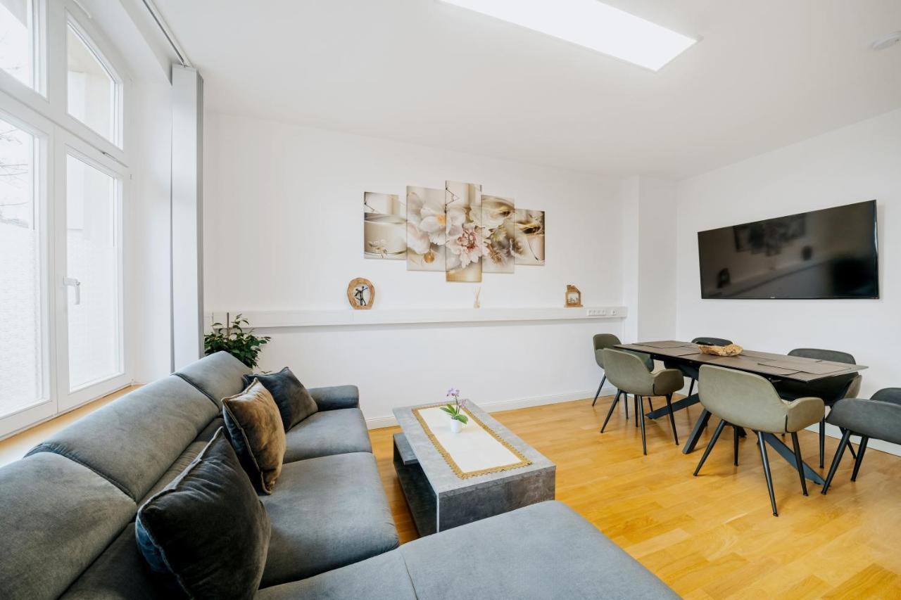 Blissplace 3 Zi Premium Apartment Nahe Getec Arena Mit Kingsize Betten Und Balkon Магдебург Екстериор снимка