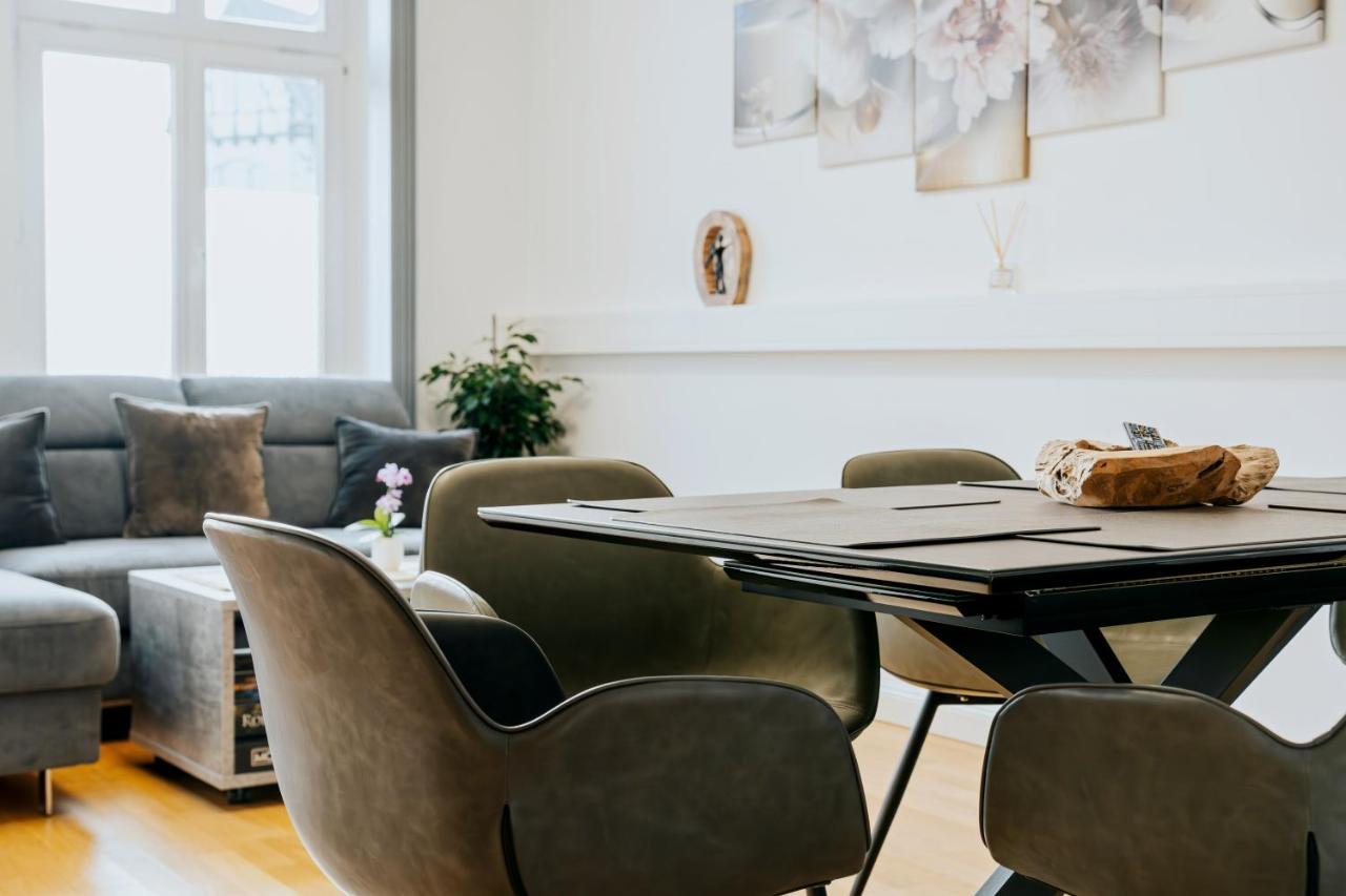 Blissplace 3 Zi Premium Apartment Nahe Getec Arena Mit Kingsize Betten Und Balkon Магдебург Екстериор снимка